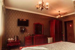 Отель Sultan Бишкек Двухместный номер Делюкс с 1 кроватью или 2 отдельными кроватями-2