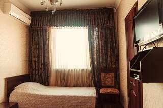 Отель Sultan Бишкек Двухместный номер с 2 отдельными кроватями-1