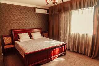 Отель Sultan Бишкек Двухместный номер Делюкс с 1 кроватью или 2 отдельными кроватями-3
